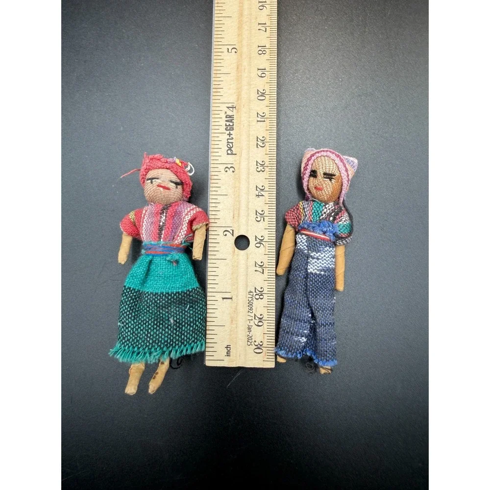 Peruvian Clay Storyteller Signed Maurelio H. w/ 2 Guatemalan Worry Dolls - VTG - Picture 13 of 14